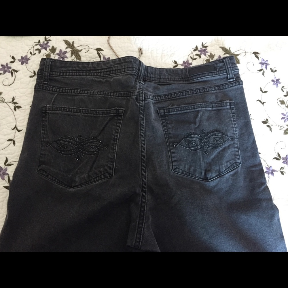 Jeans - Picture 2 of 3